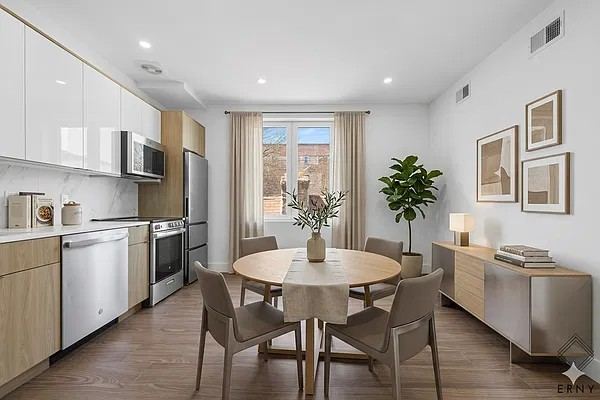 Finished kitchen at Hawthorne St, Prospect Lefferts Gardens, Brooklyn — photo 2