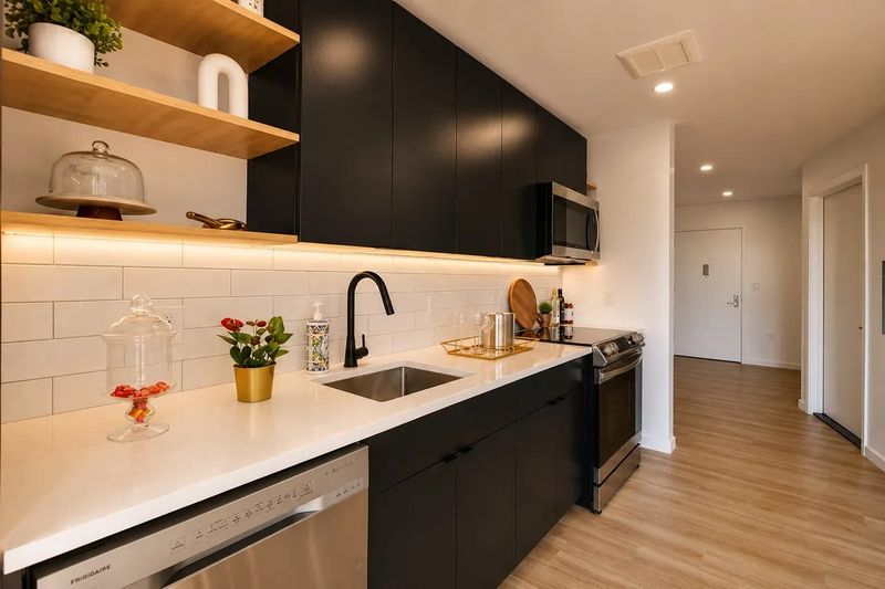 Finished kitchen at Market St, Newark, NJ — photo 2