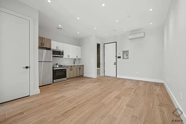 Finished kitchen at Rogers Ave, Flatbush, Brooklyn — photo 3