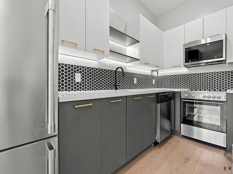 Finished kitchen at Wilson Ave, Bushwick, Brooklyn — photo 6